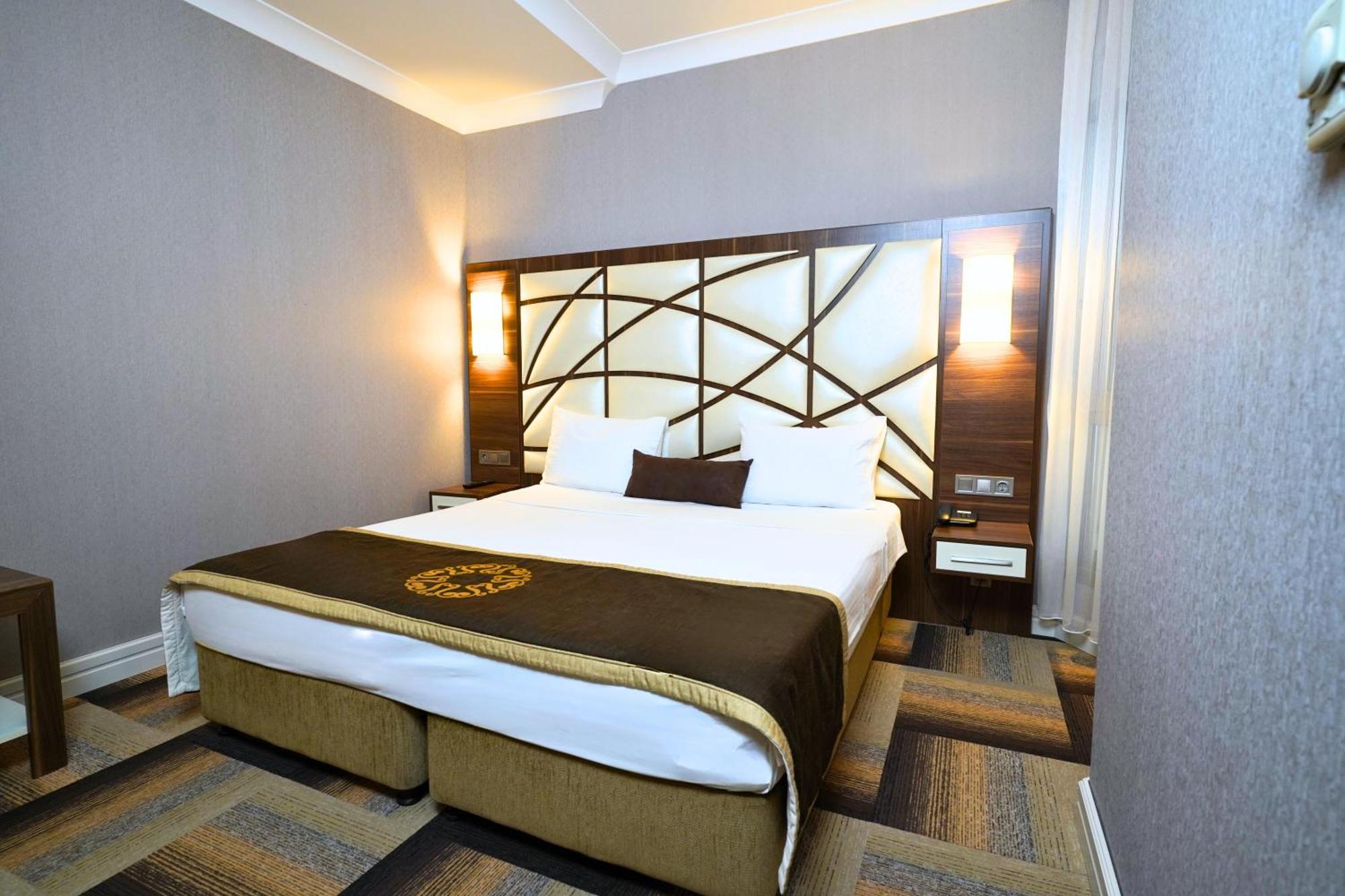Hotel The Grand Mira Business 4*