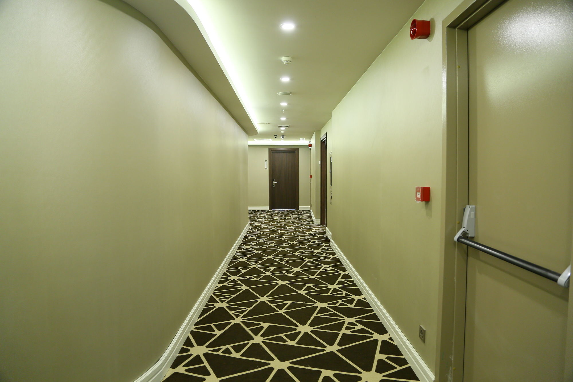 The Grand Mira Business 4*