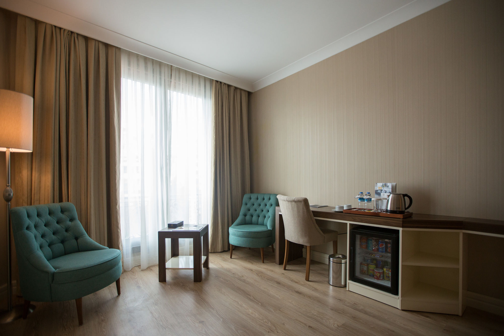 Hotel The Grand Mira Business