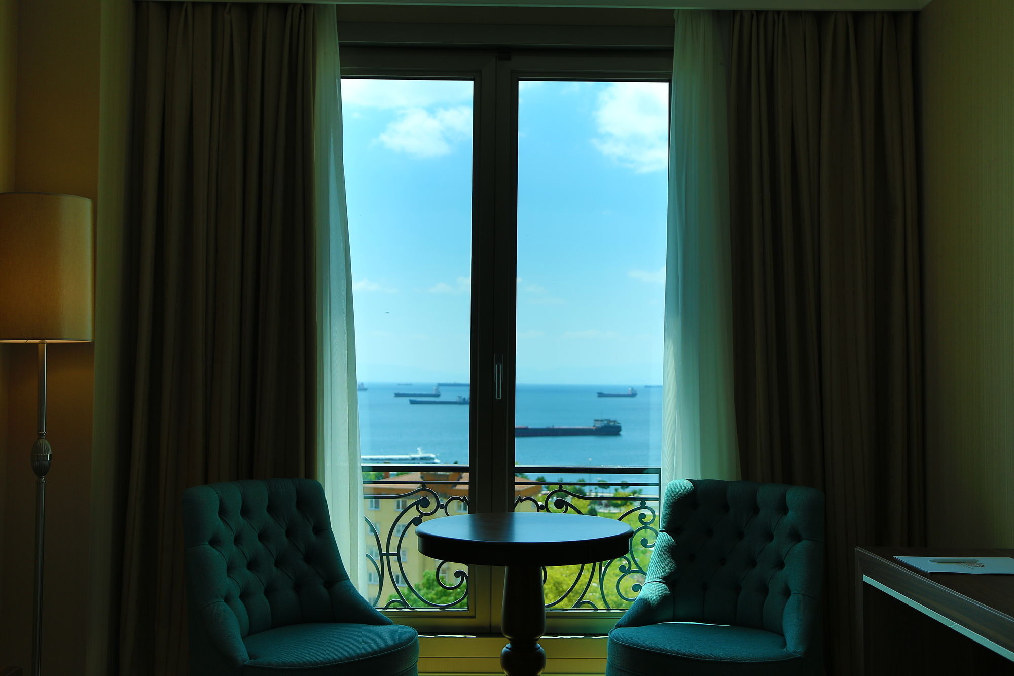 Hotel The Grand Mira Business